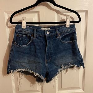 Abercrombie & Fitch high rise mom short 29/8